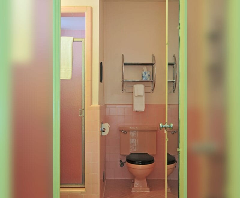 Bertoia's Den Bathroom Bertoia's Den Bathroom | Orbit In, a retro hotel in Palm Springs, CA